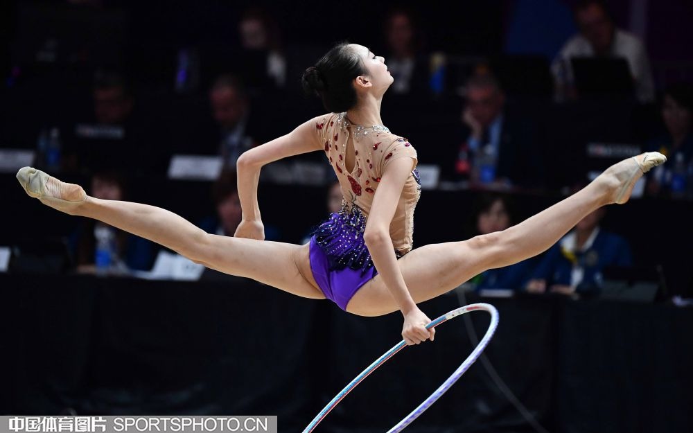 阿尔卡拉斯表演赛搞笑举动笑翻全场，指出乐观态度是最大武器